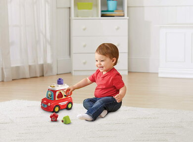 červené autíčko vtech